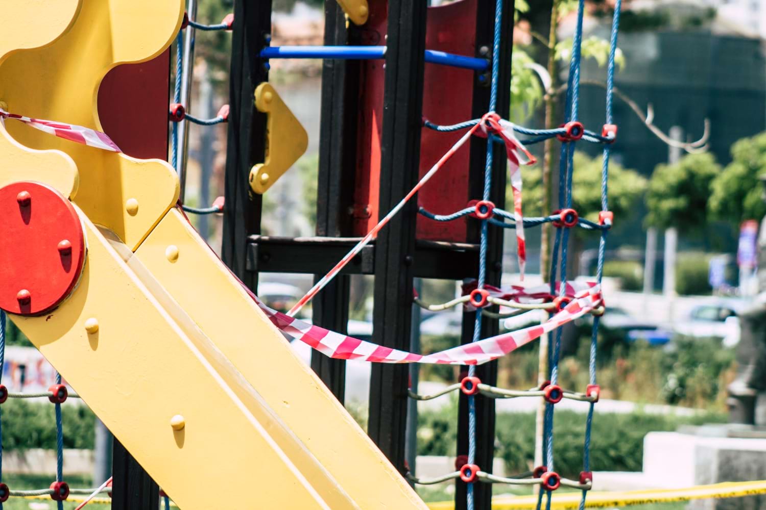 place zabaw z atestem